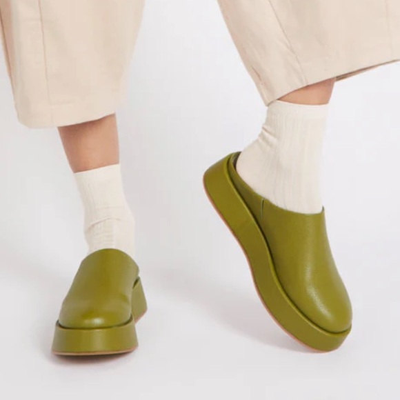 Intentionally blank risen platform mule in olive green size 9 - worn 2x - Picture 8 of 8